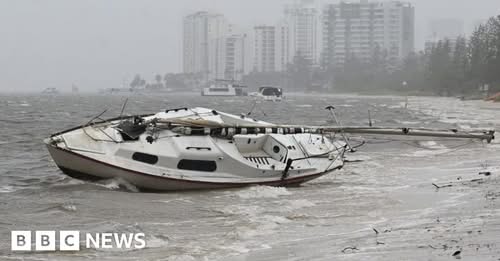 Mass blackouts as tropical storm nears Australian coast