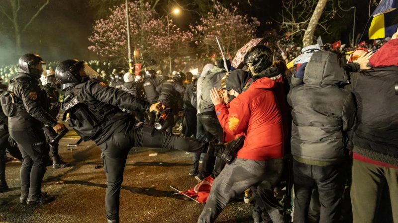 Massive protests in Turkey after Erdogan rival jailed