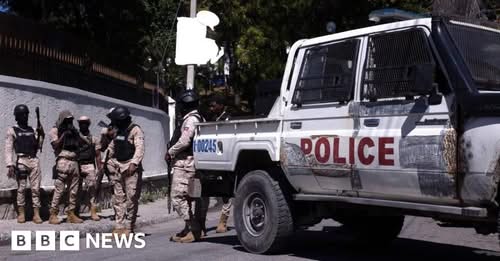 Haiti gangs storm town and release 500 inmates from jail