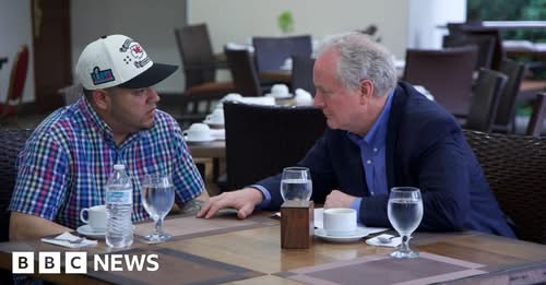 US senator meets man mistakenly deported to El Salvador