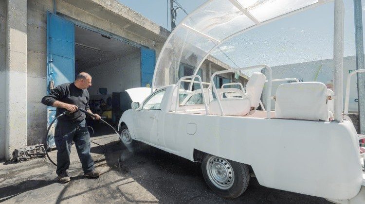 Vatican to send retired Popemobile to Gaza as an ambulance