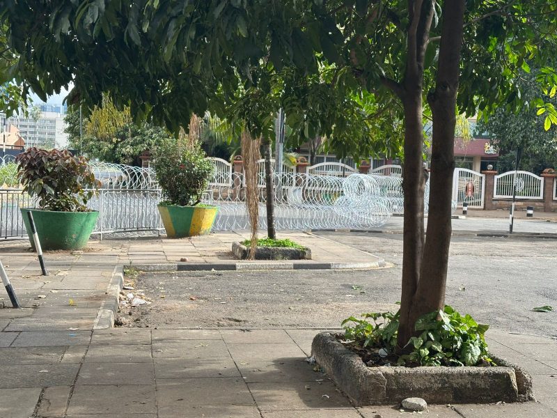 Motorists denounce police move to barricade Nairobi