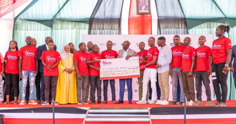 Ruto gives 816 youths taking jobs abroad Sh163mn Boost
