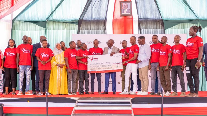 Ruto gives 816 youths taking jobs abroad Sh163mn Boost
