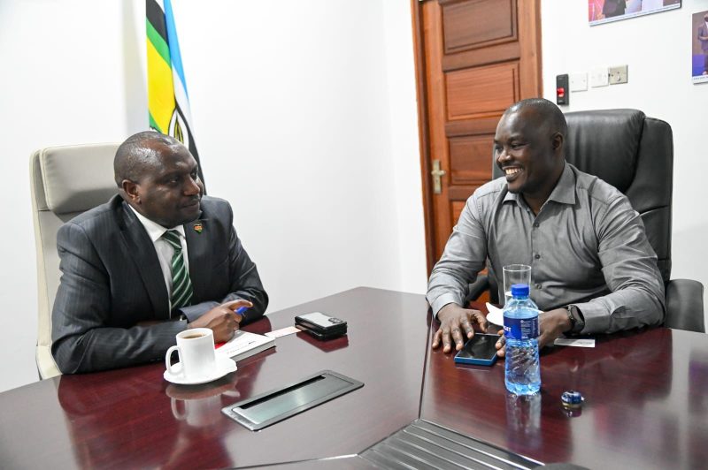 Media and government urged to revive trust through dialogue