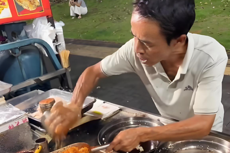 ‘Chicken steak brother’ turns small city into instant hit