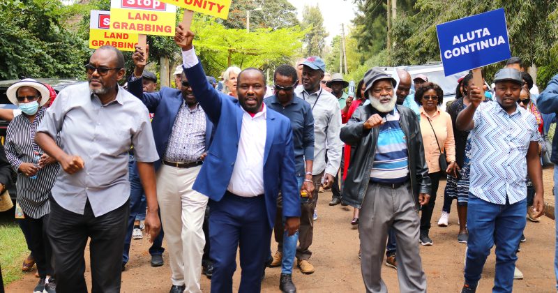 Runda residents demonstrate over illegal attempt to grab public land
