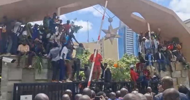 Govt aborts Parliament viewing of Raila’s body amid chaos