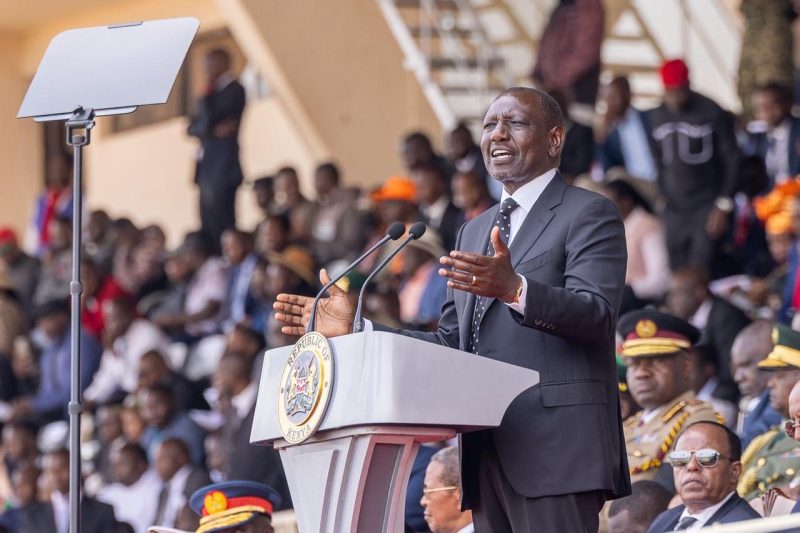 Ruto, mourners honour Raila with emotional rendition of ‘Jamaica Farewell’