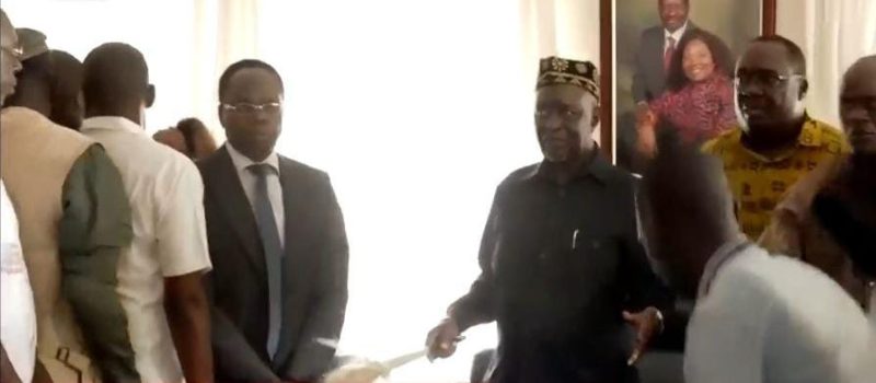 Oburu Odinga formally announces Raila’s death in Bondo