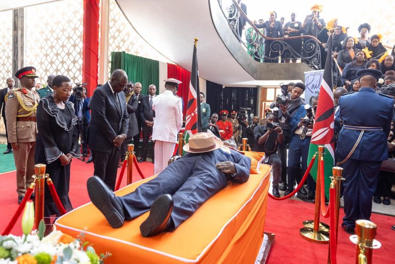 Body of Raila to remain at Lee funeral home overnight