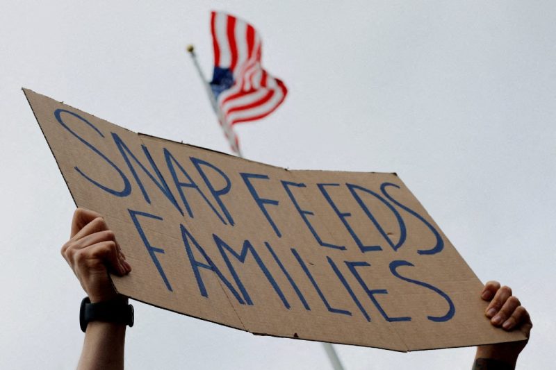 US Supreme Court issues emergency order to block full SNAP food aid payments – China Daily