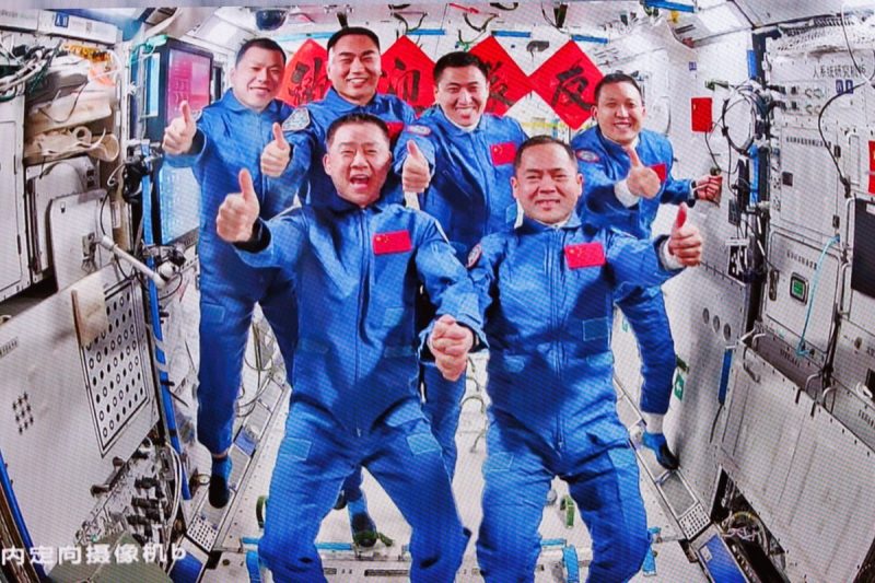 Shenzhou XX crew’s return trip delayed due to space debris risk