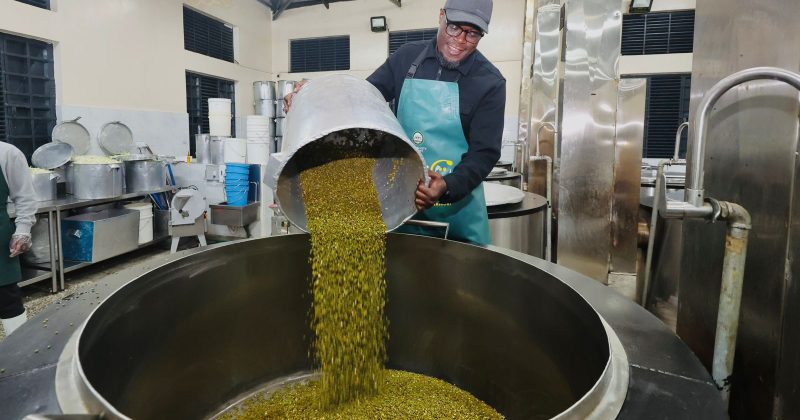 Sakaja Joins School Staff to Serve Meals on First Day of 2026 Term