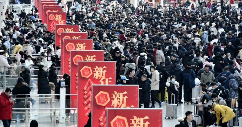China sees record travel volumes as Spring Festival holiday ends