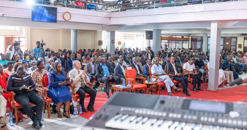 Ruto warns politicians against turning churches into theatres of violence