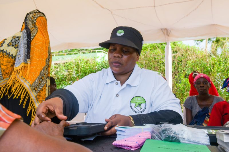 IEBC Registers Over 300 Voters on Day One of Mass Registration Drive in Kirinyaga