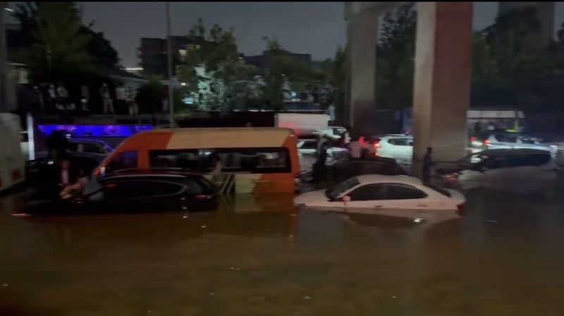Military deployed to support rescue operations in Nairobi as floods wreak havoc