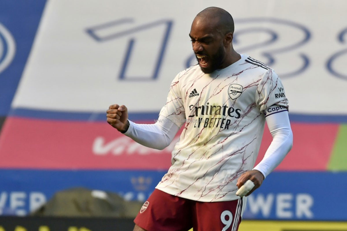 Arsenal hit back to beat Leicester, Bale stars for Spurs