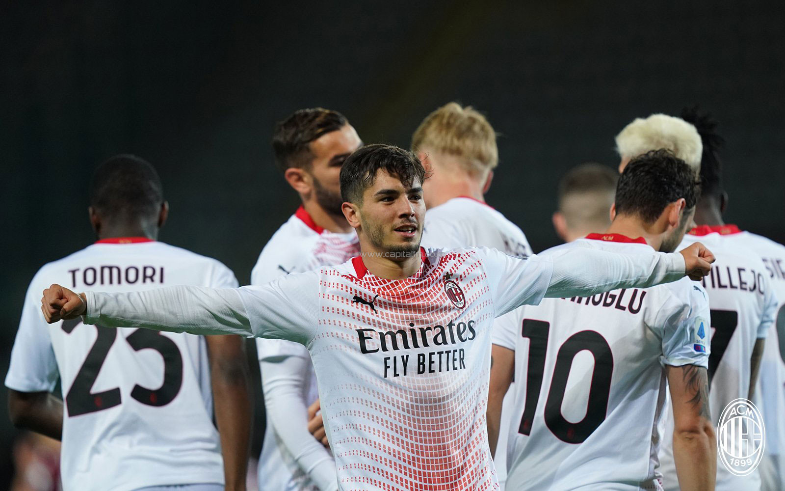 Seven-goal Milan run riot as Juve keep Champions League hopes alive
