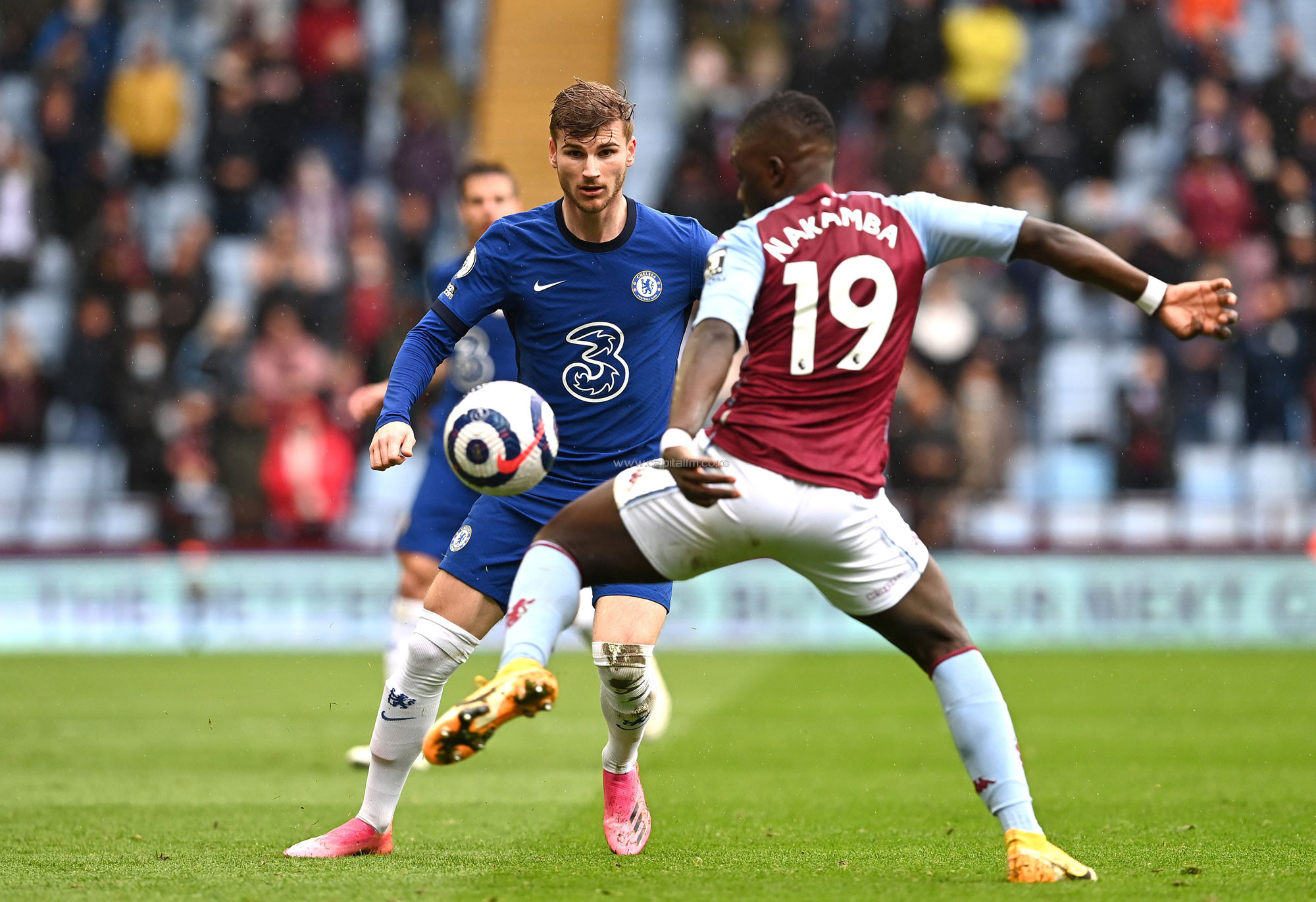 Chelsea beat Man City to delay Premier League title party