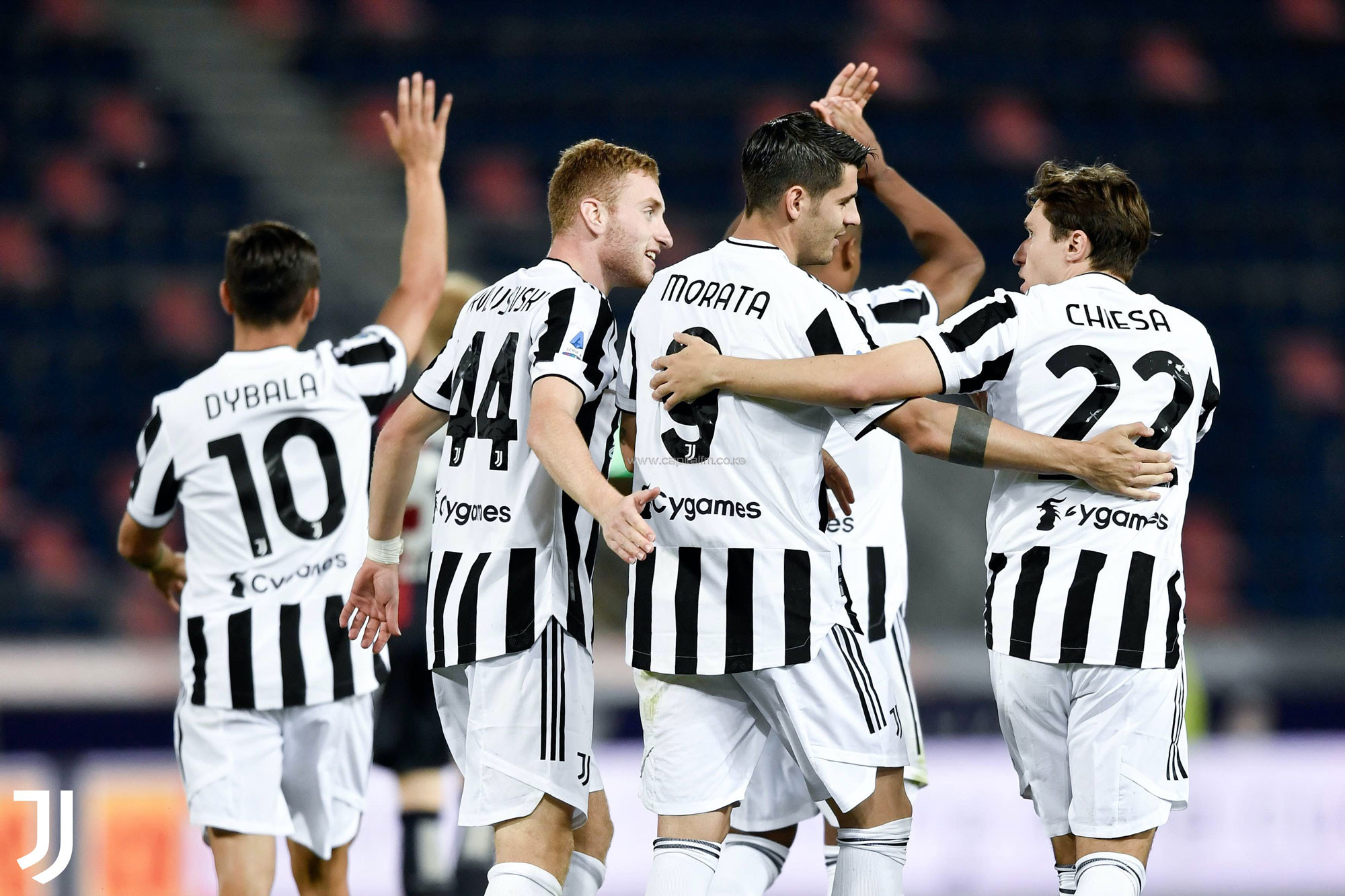 Juventus and AC Milan qualify for Champions League, Napoli miss out