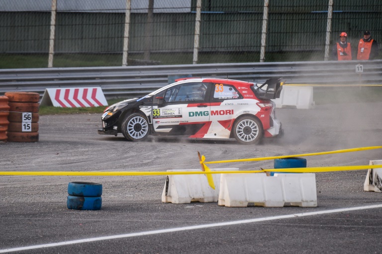 Evans leads Ogier in battle of nerves at Monza world rally decider