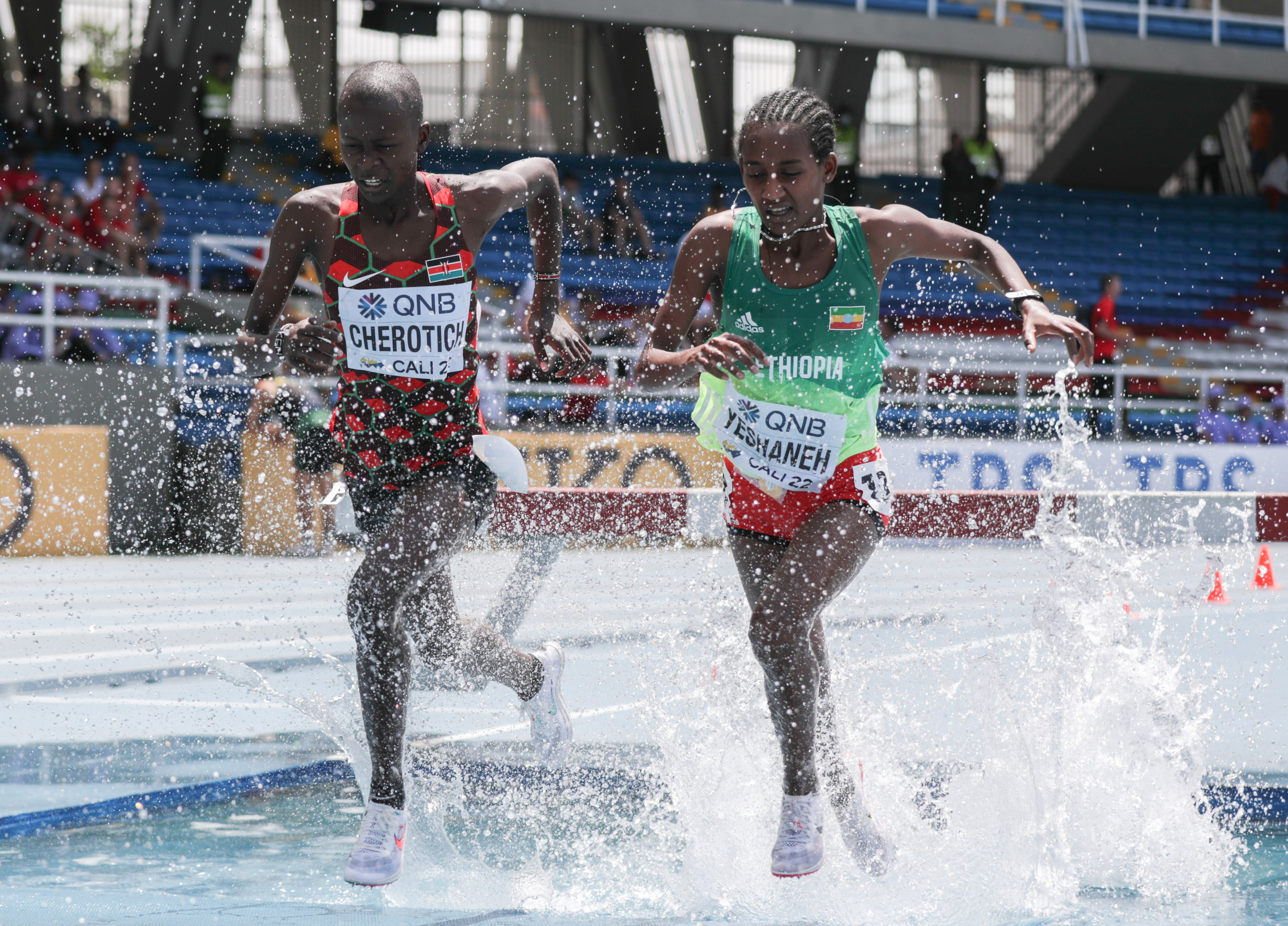 Cherotich blazes down field to clinch World Under-20 steeplechase title in Cali