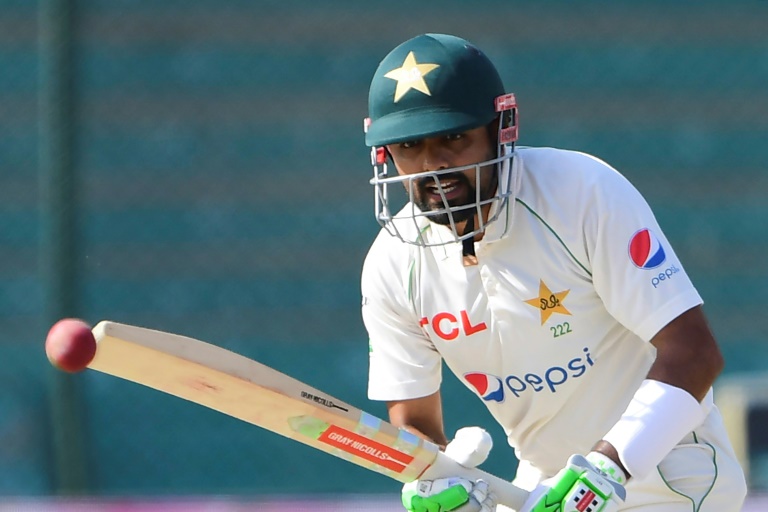 Pakistan fight back after following on against SA