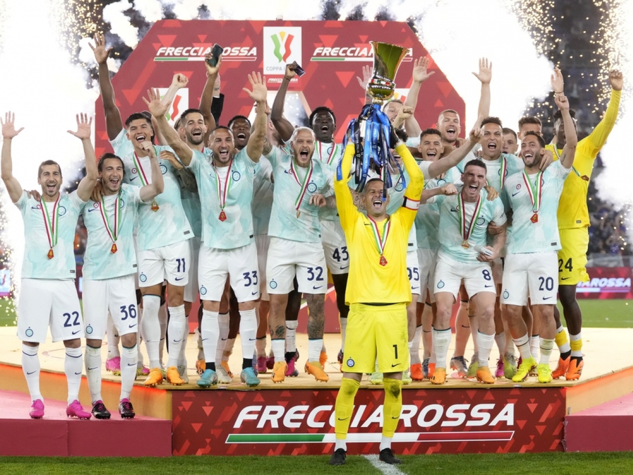 Martinez double secures Italian Cup for Champions League finalists Inter