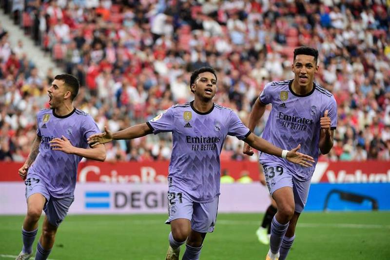 Rodrygo brace earns Madrid victory over Sevilla