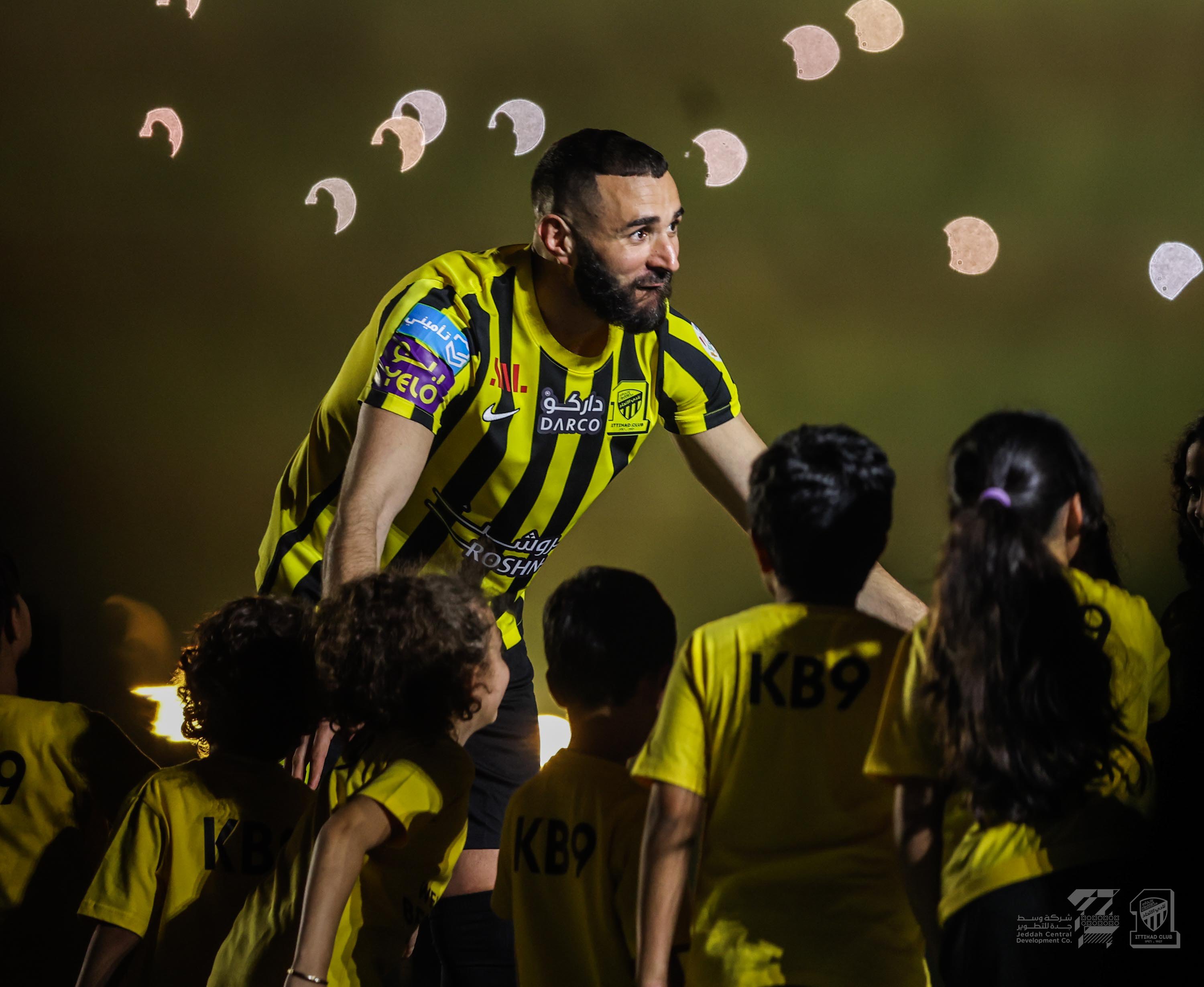After missing out on Messi, Saudis give Benzema gala welcome
