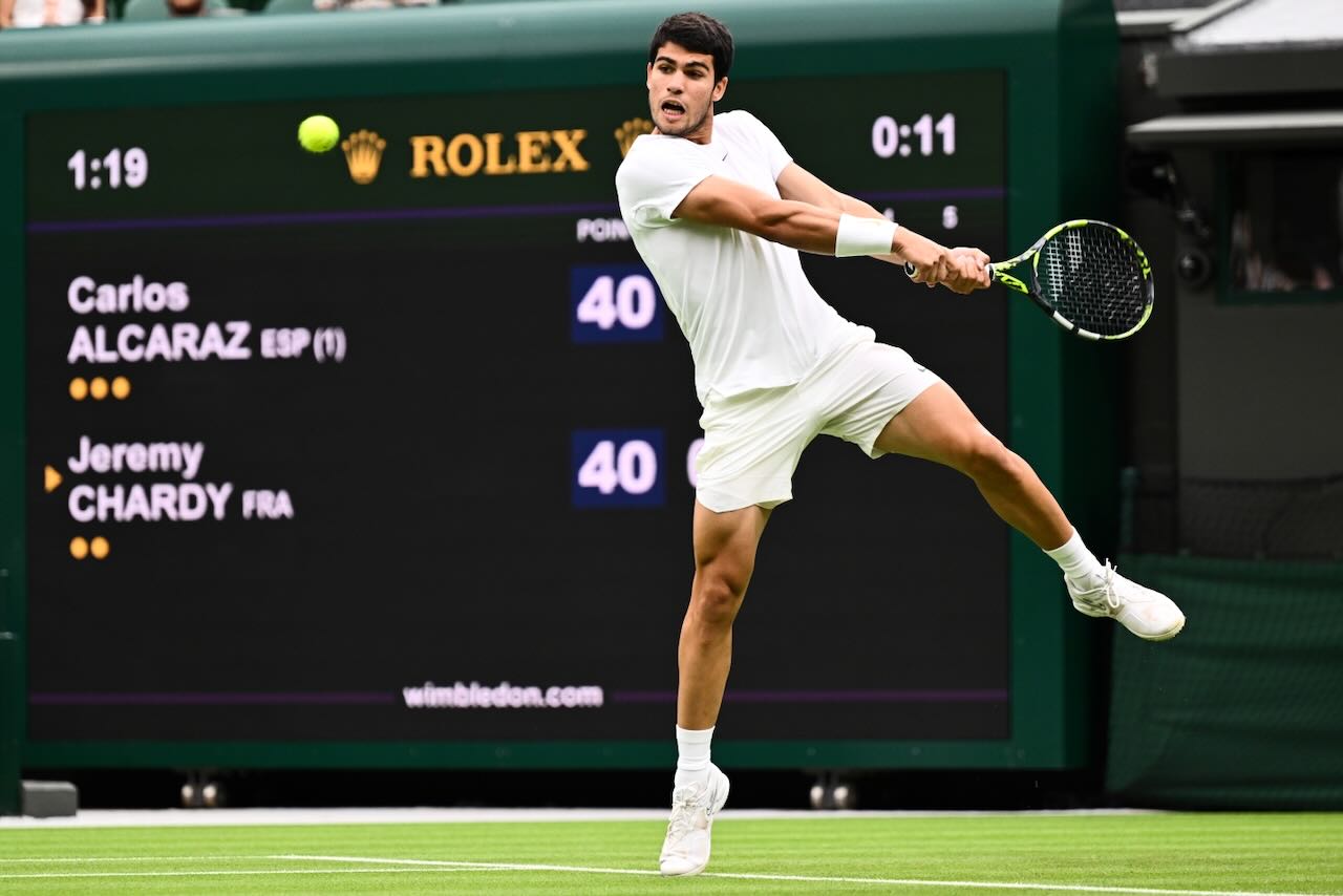 Alcaraz, Rybakina in winning Wimbledon starts as rain causes havoc