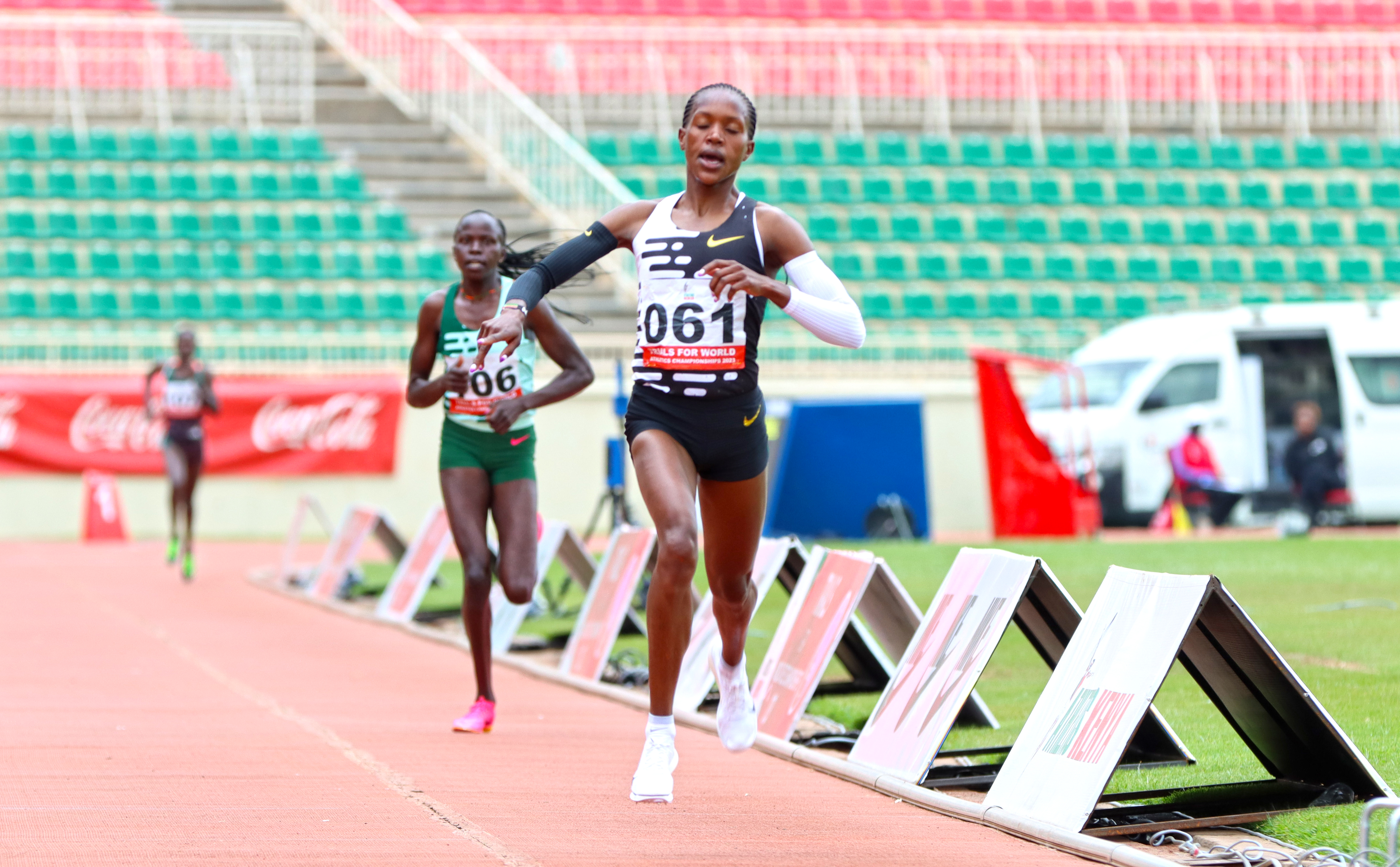 Easy jog: Kipyegon leads Kenyan duo to semis at Worlds, steeple men also through