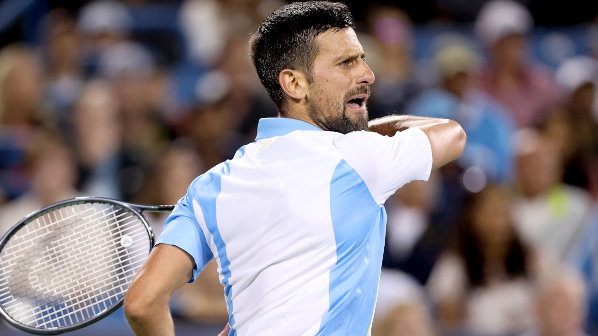 Djokovic wins first match with coach Murray in box