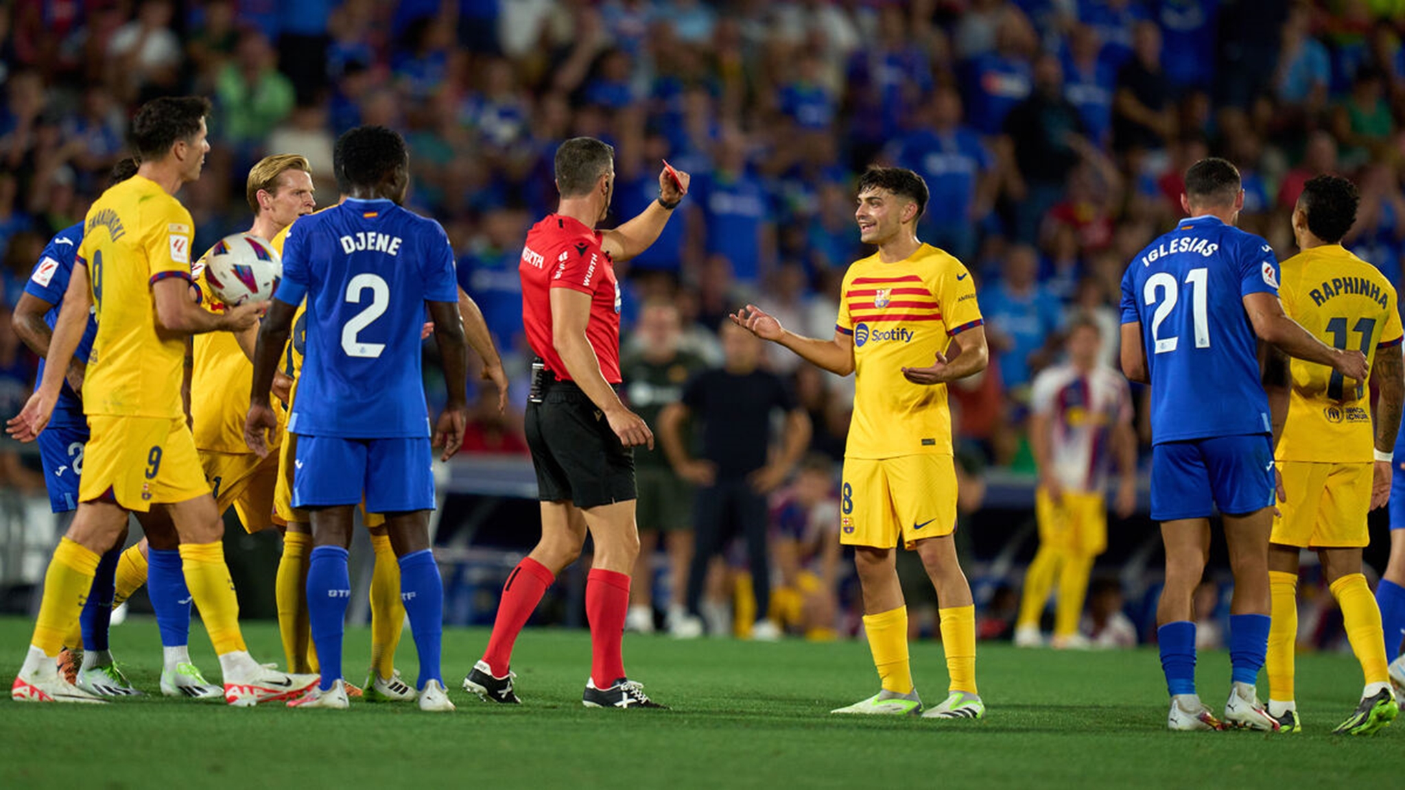 Getafe frustrate Barca as both sides see red in goalless draw