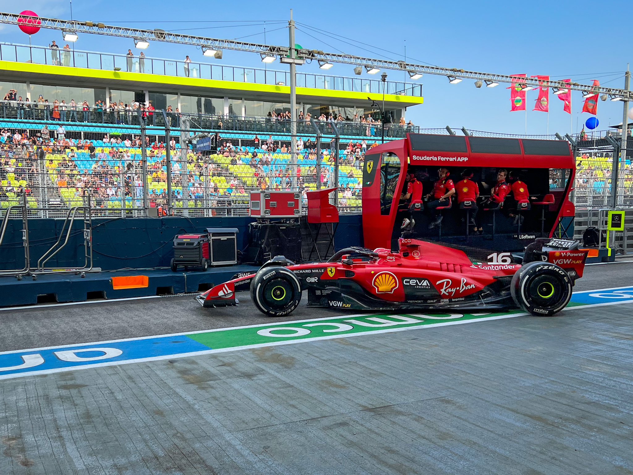 Leclerc fastest in F1 Singapore GP first practice
