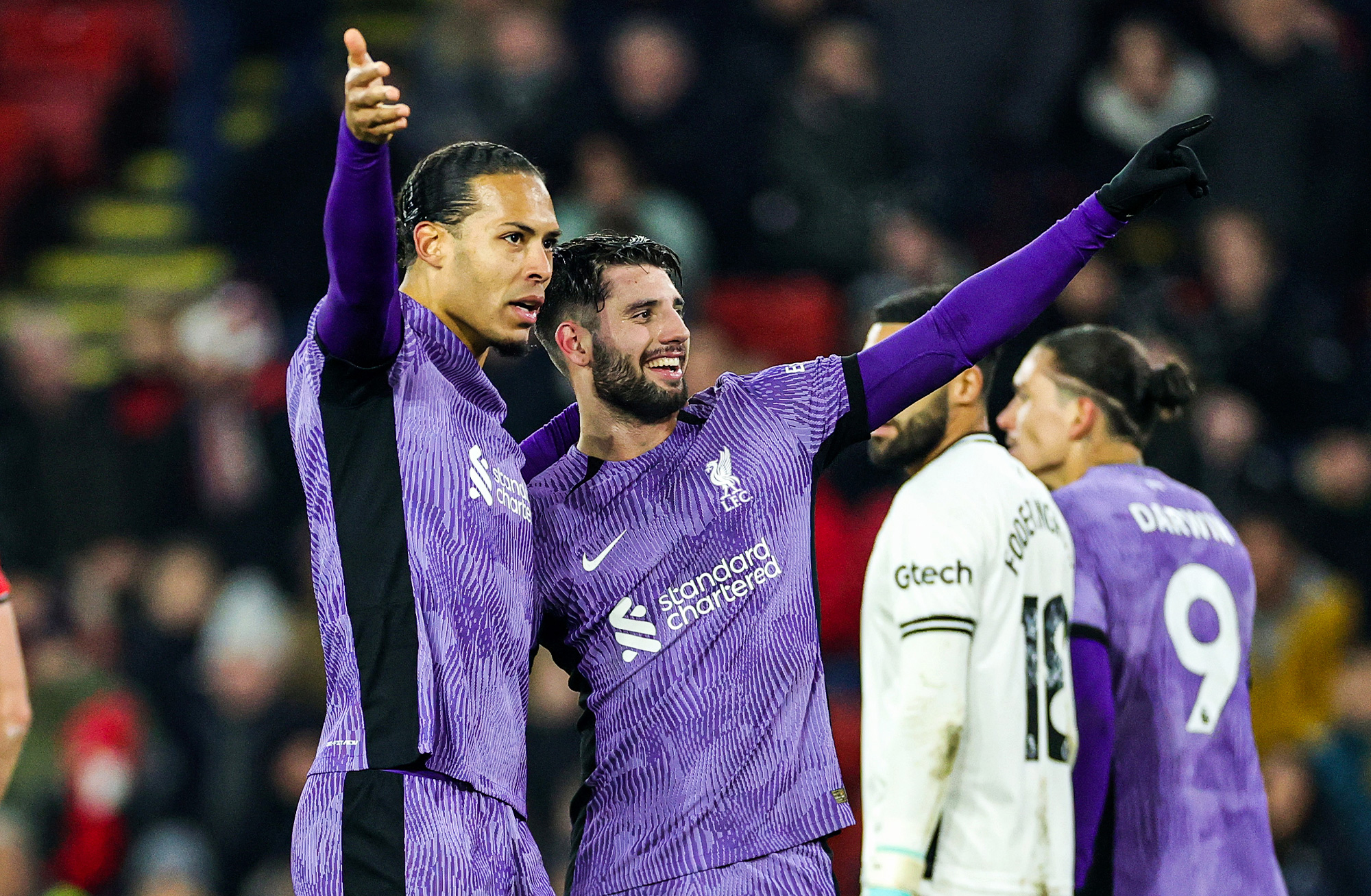 Van Dijk in talks with Liverpool about new deal