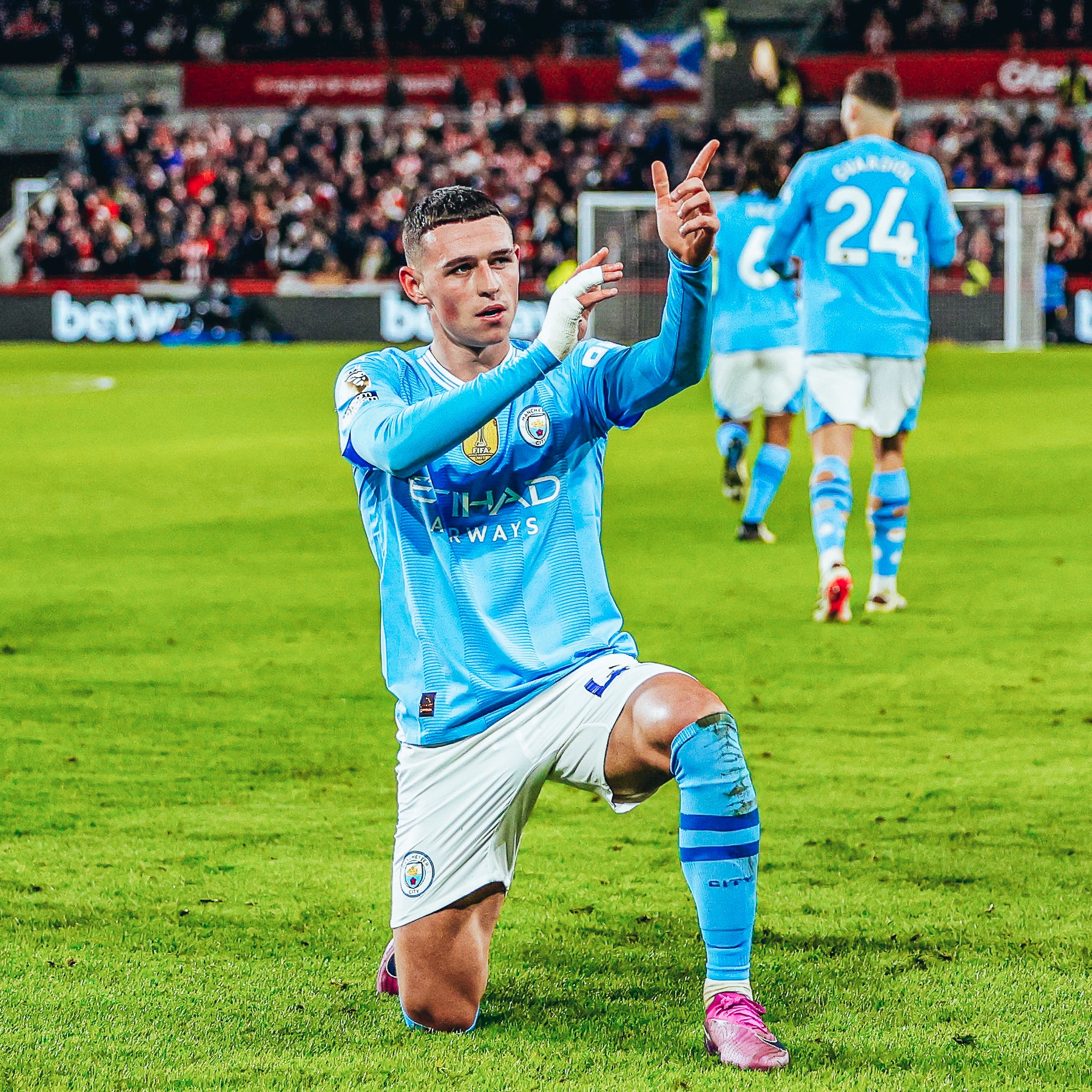 Foden leaves England camp for birth of third child
