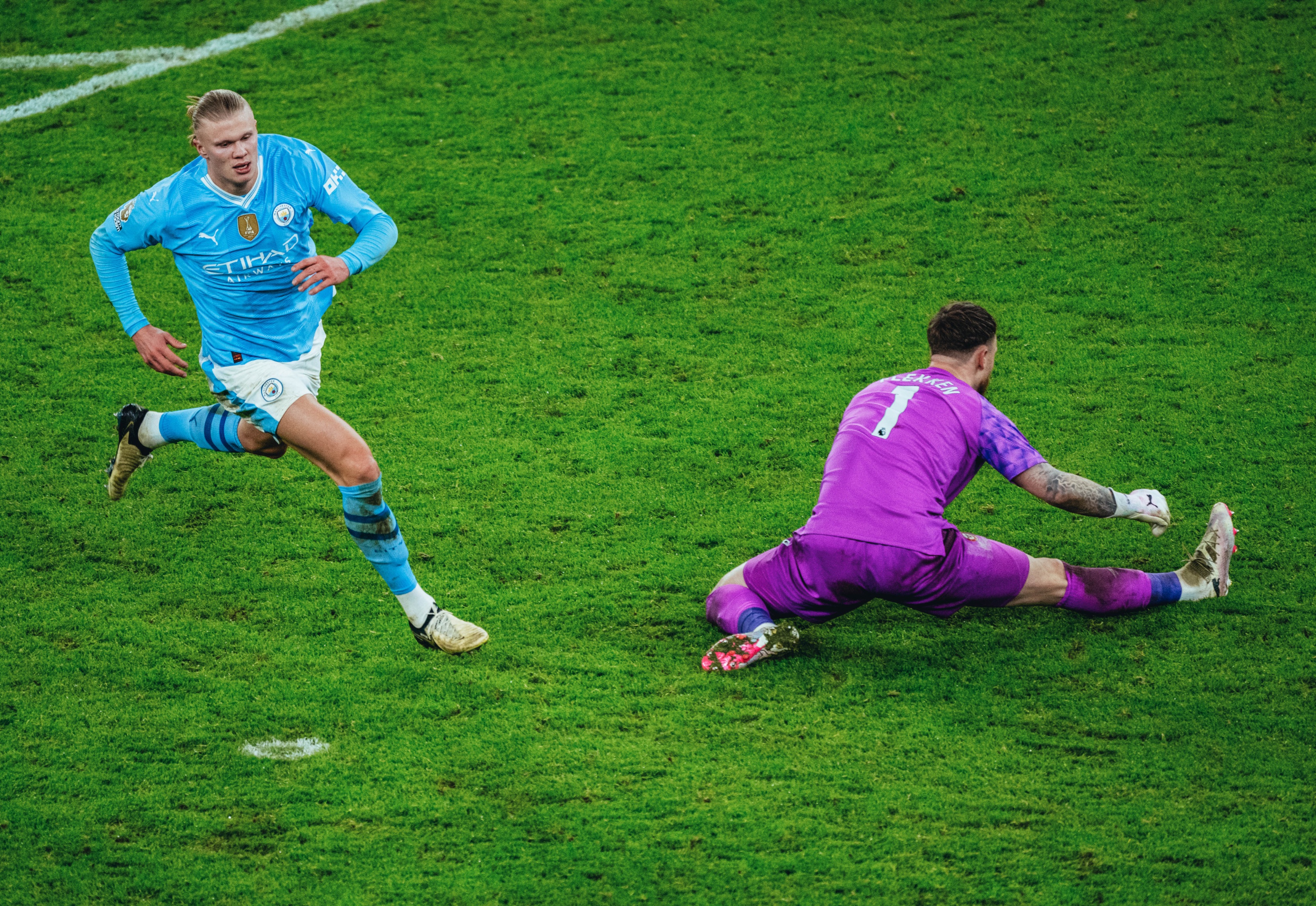 Haaland goal lifts Manchester City to second in EPL title race