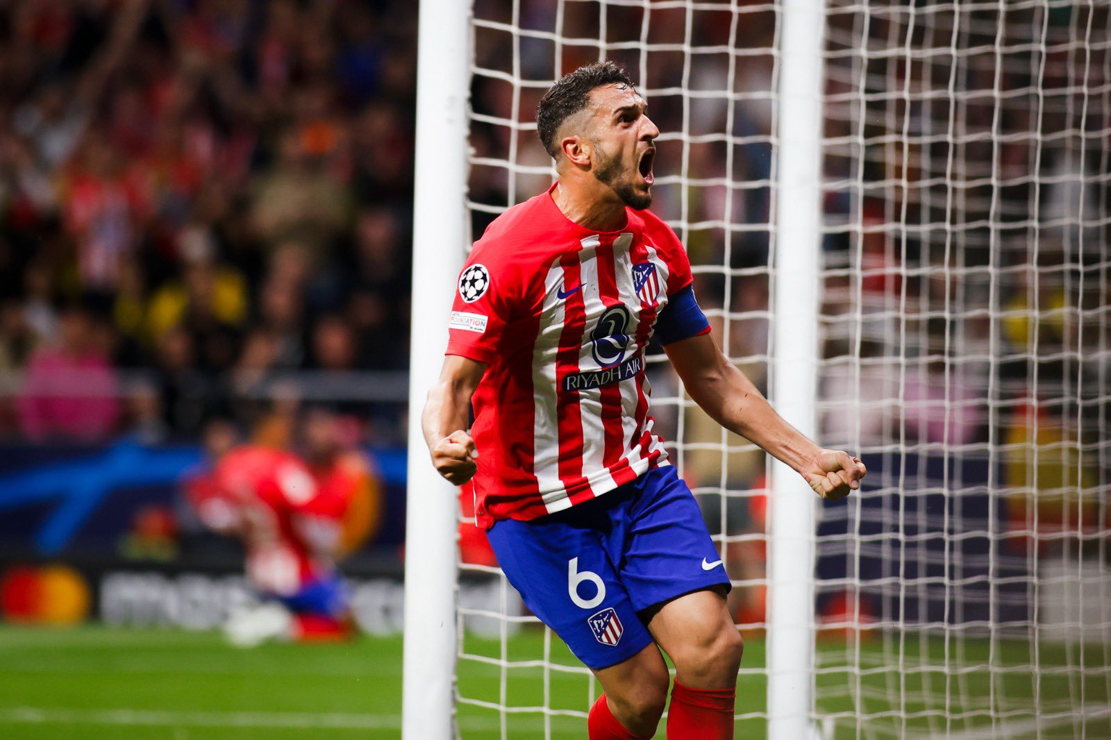 Atletico hold off late Dortmund challenge to pick slender first leg advantage