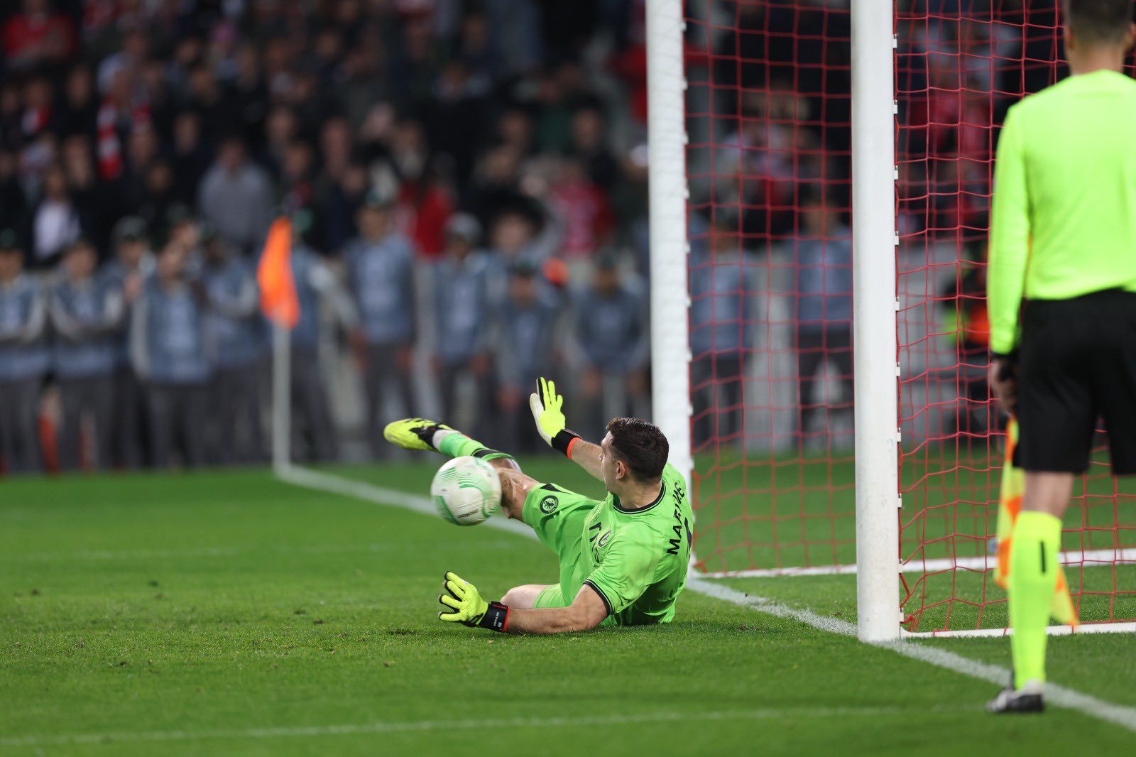 Martinez heroics sends Aston Villa to Conference League semis despite double yellow card drama