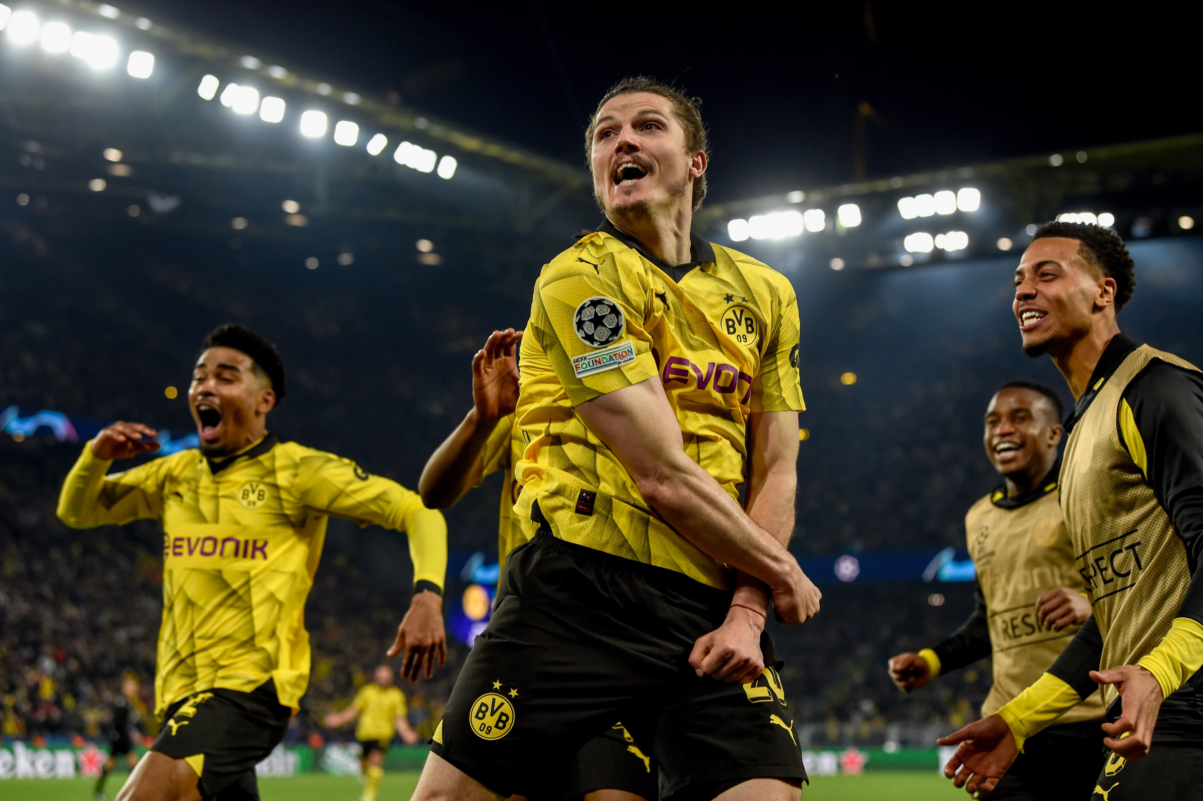 Superb Dortmund turn the style on Atleti to storm Champions League semis