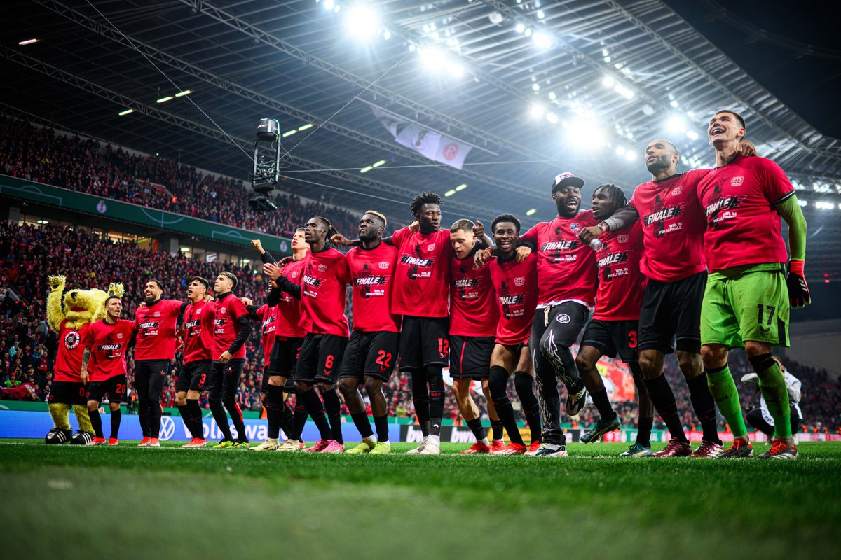 On form Leverkusen storm into German Cup quarter finals