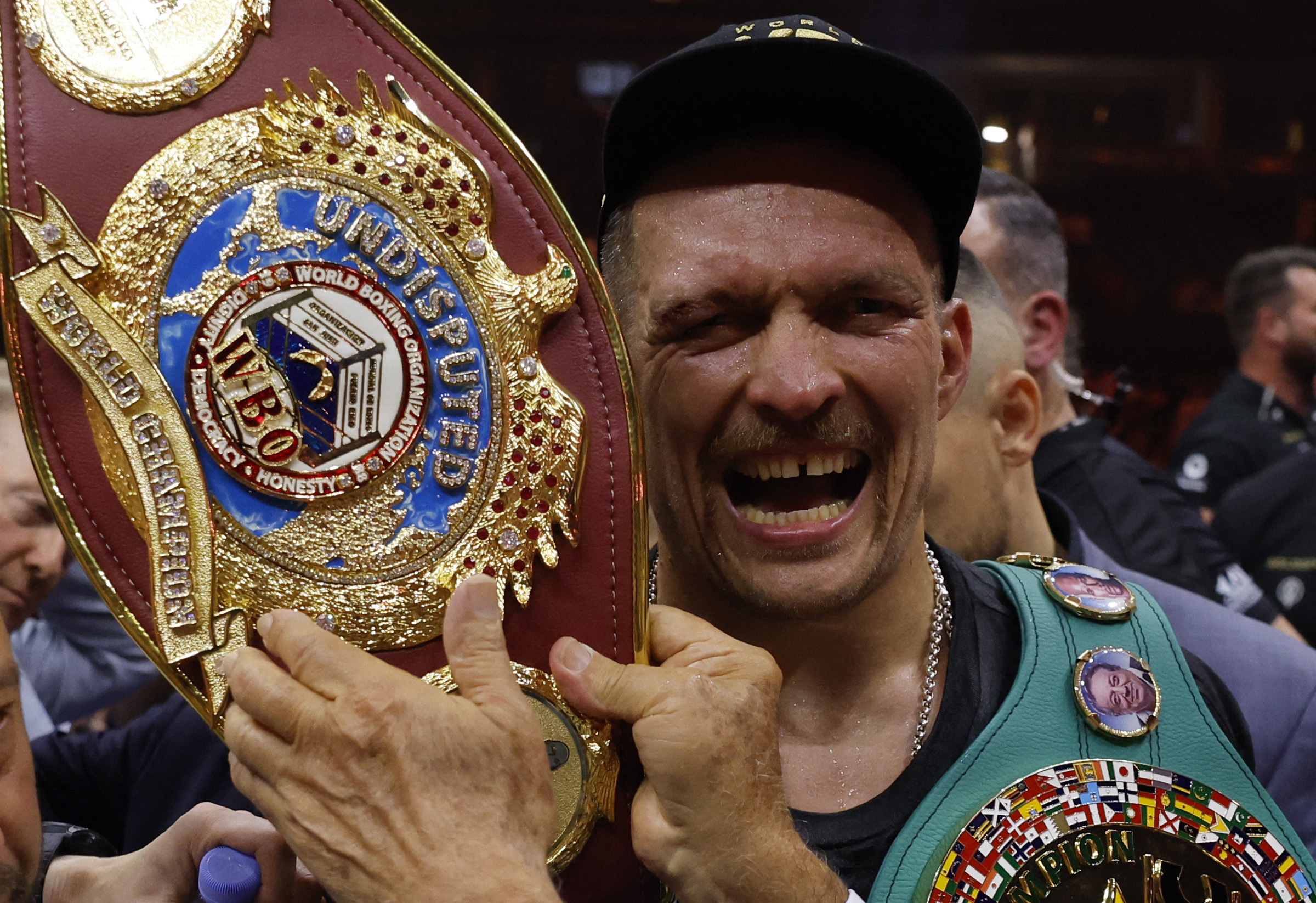 Usyk beats Fury to become undisputed heavyweight champion