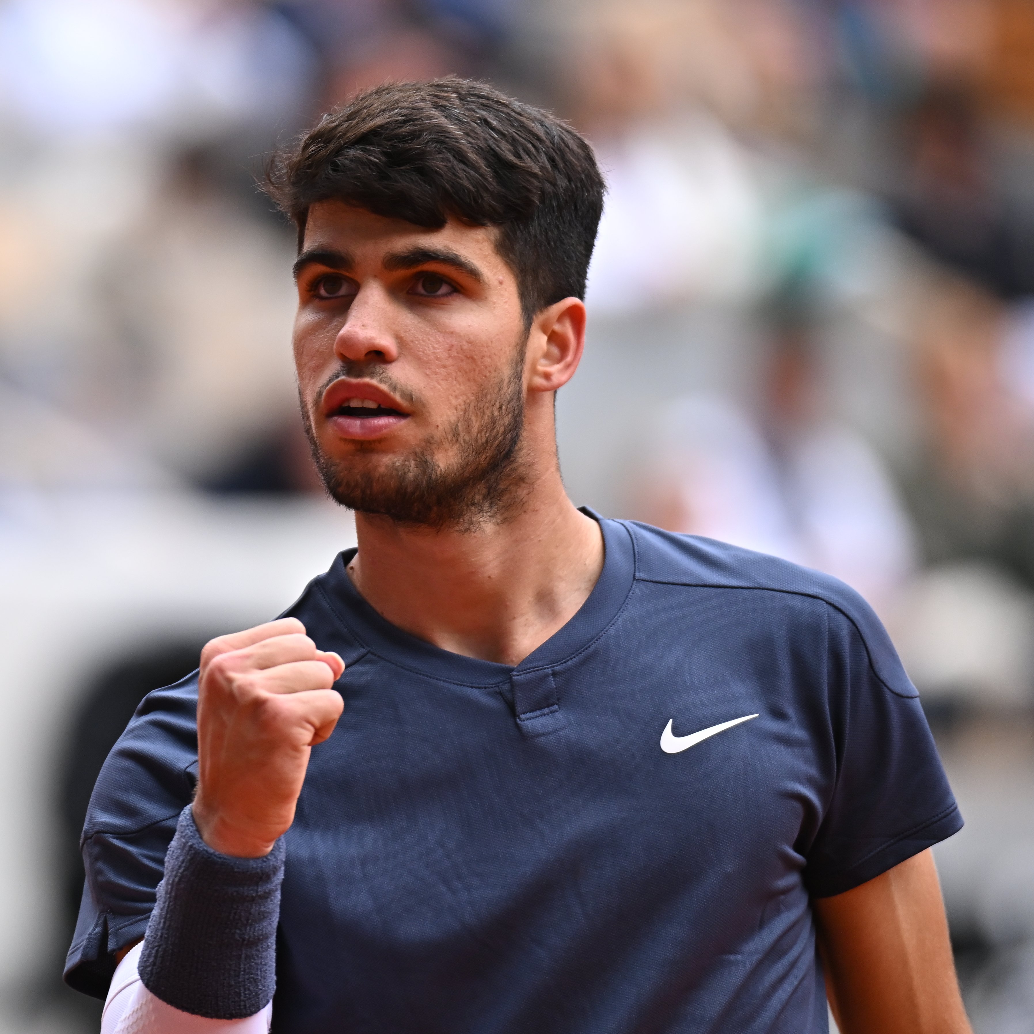 Alcaraz and Tsitsipas set up French Open quarter-final
