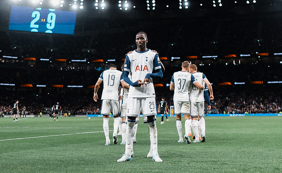 Ten-man Spurs get Europa League campaign going with easy win