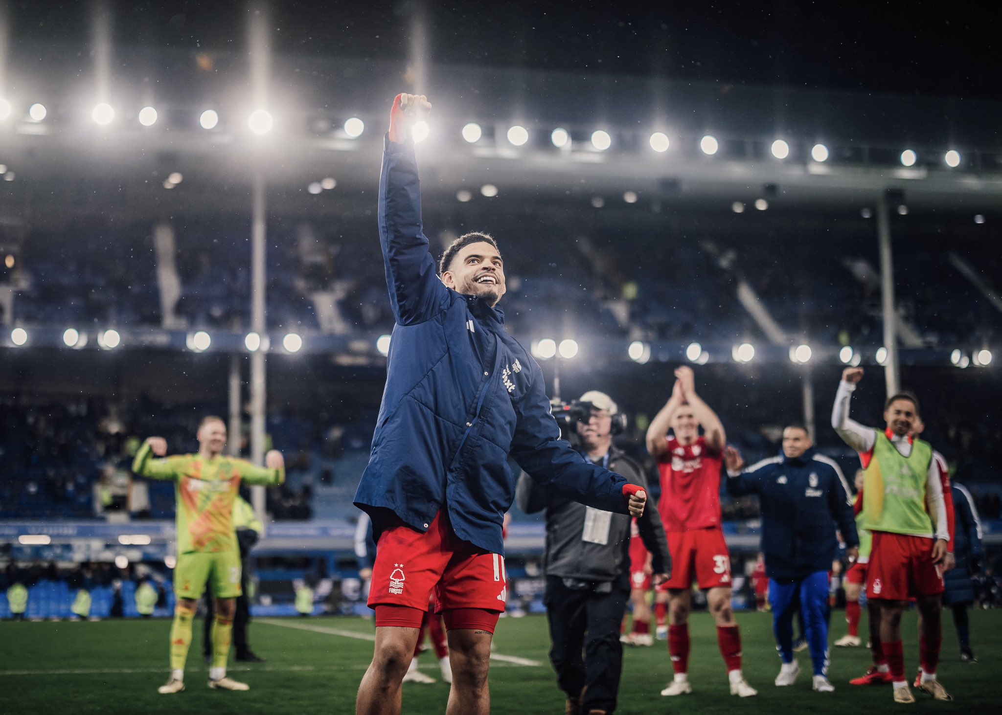 High-flying Forest continue fairytale title run with win over toothless Everton