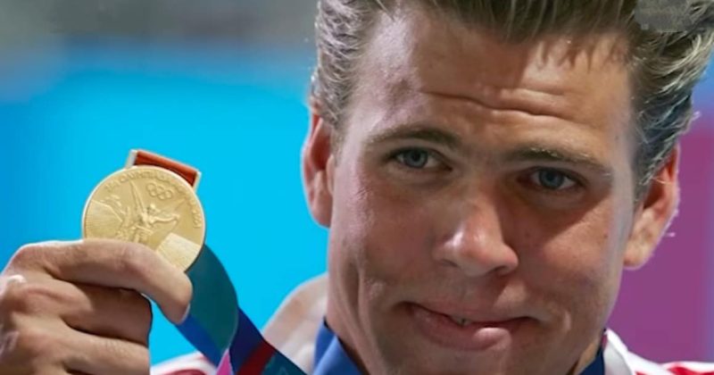 Hall to get new medals to replace those lost in LA fires