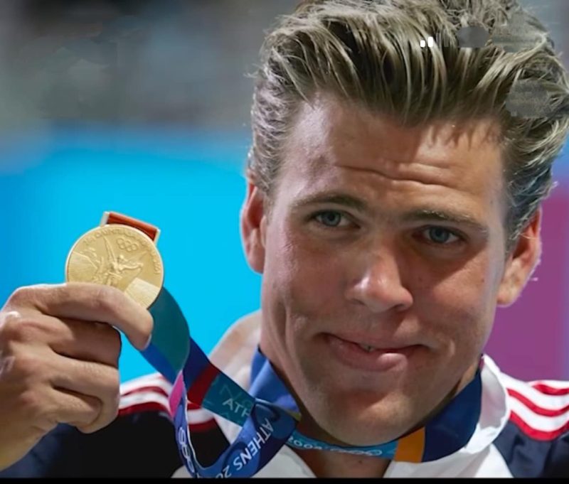 Hall to get new medals to replace those lost in LA fires